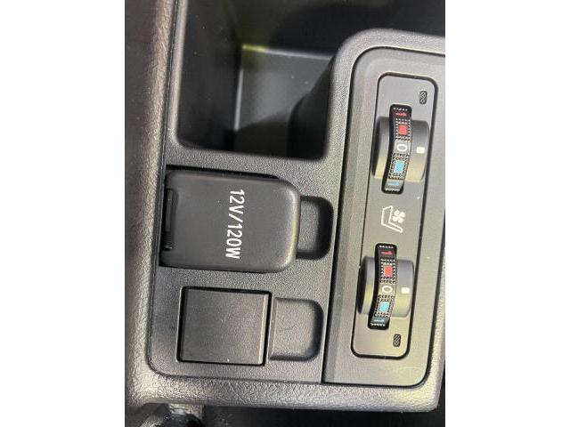 トヨタ　ランドクルーザープラド　HDMI入力　バックカメラ　11インチディスプレイオーディオ取付