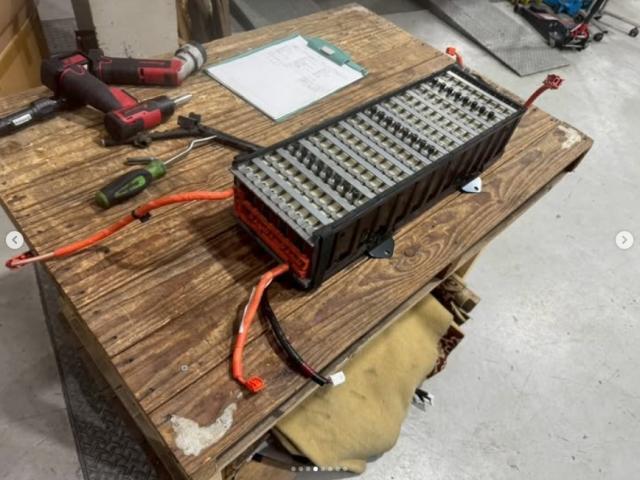 エスティマハイブリッド　ハイブリッドバッテリー交換で冷却機能を完全復活！ 　AHR20W　奈良　針テラス