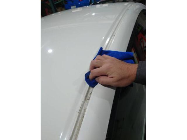 ホンダ　FD2　シビックタイプR　ウインドゥモール交換　【奈良市　針テラス近く　　レッカー　持込タイヤ交換　パーツ取り付け　鈑金　塗装　事故修理　大和郡山市　天理市　桜井市　ハイブリッドバッテリーリビルト】　