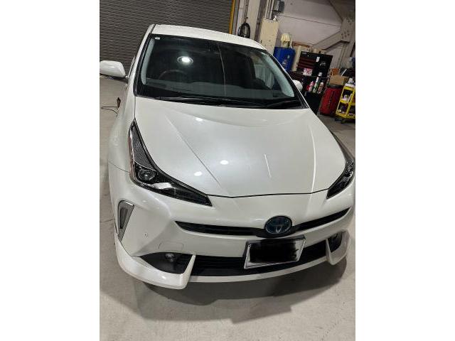 【50プリウス】漆黒の輝きを解き放つ！ソフト99「リアルガラスコート」施工で手に入れる究極の防汚性と艶　【奈良市　針テラス近く　レッカー　持込タイヤ交換　パーツ取り付け　鈑金　塗装　事故修理　大和郡山市　天理市　桜井市　ハイブリッドバッテリ