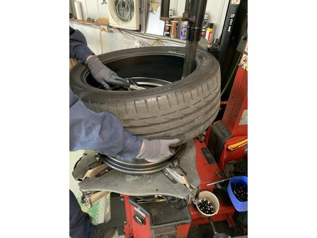 メルセデスベンツ　C180　持込タイヤ交換　245/40R18
持込タイヤ専門店タイヤマルシェ
埼玉県　戸田市　蕨市　和光市　川口市　さいたま市　東京都北区　板橋区

