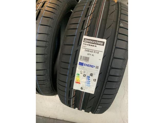 メルセデスベンツ　C180　持込タイヤ交換　245/40R18
持込タイヤ専門店タイヤマルシェ
埼玉県　戸田市　蕨市　和光市　川口市　さいたま市　東京都北区　板橋区

