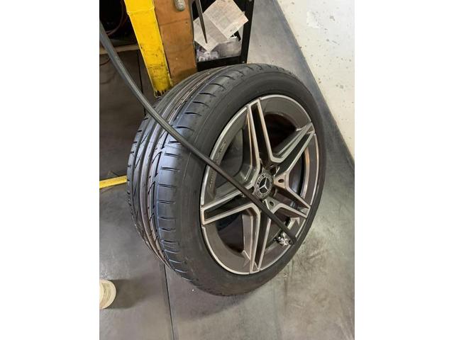 メルセデスベンツ　C180　持込タイヤ交換　245/40R18
持込タイヤ専門店タイヤマルシェ
埼玉県　戸田市　蕨市　和光市　川口市　さいたま市　東京都北区　板橋区

