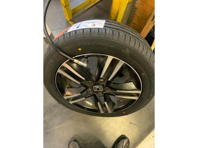 ホンダ　オデッセイ　タイヤ交換　215/55R17
タイヤマルシェ　埼玉県

