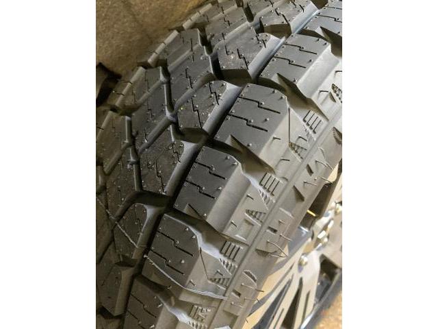 三菱　デリカＤ：５　ホイール・タイヤ交換　225/55R18
タイヤマルシェ