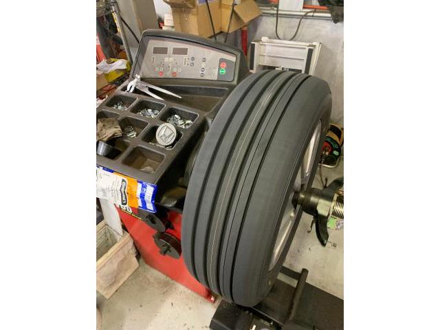 ホンダ　ステップワゴンスパーダ　ホイール・タイヤ交換　205/60R16