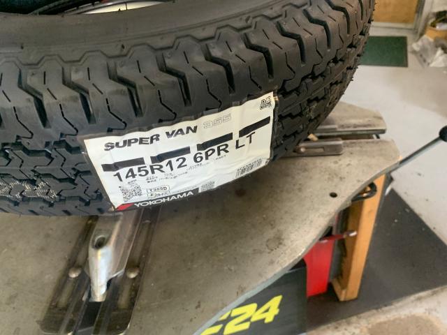 ダイハツ　ハイゼットバン　ホイール・タイヤ交換　145/80R12