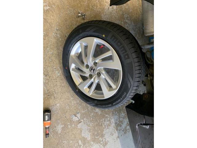 ホンダ　フィット　ホイール・タイヤ交換　185/60R15