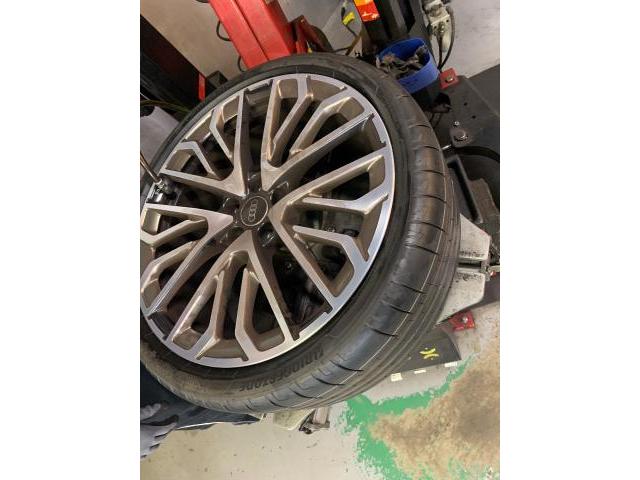 アウディ A5 ホイール・タイヤ交換 245/35R20
