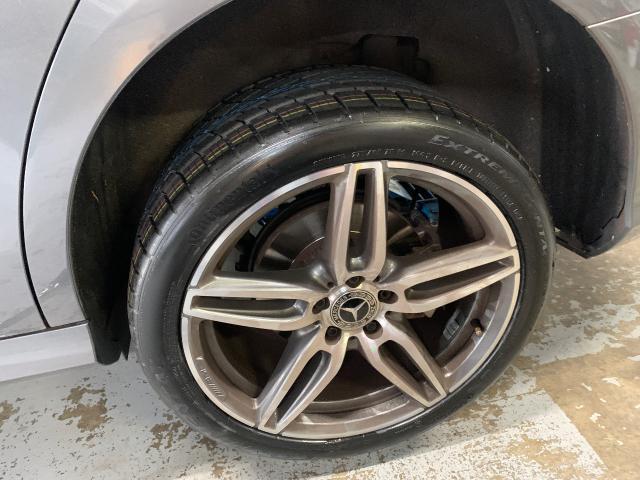 メルセデス・ベンツ　Ｅクラス　ホイール・タイヤ交換
245/40R19 275/35R19