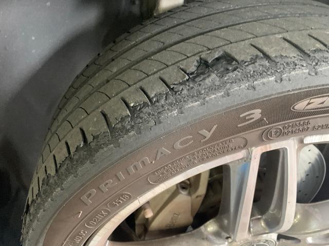 メルセデス・ベンツ　Ｅクラス　ホイール・タイヤ交換
245/40R19 275/35R19