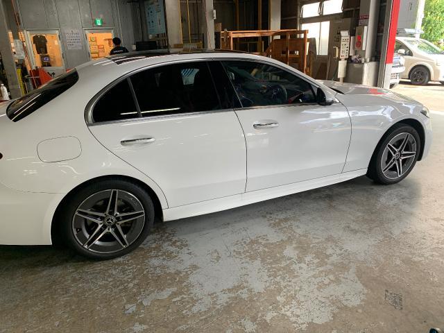 メルセデス・ベンツ　Ｃクラス　ホイール・タイヤ交換
225/45R18