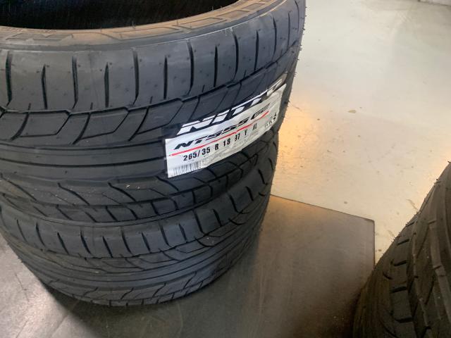 日産　スカイライン　ホイール・タイヤ交換　265/35R18