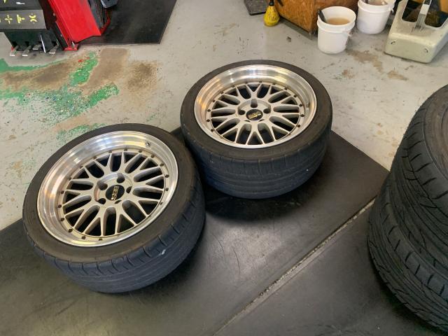 日産　スカイライン　ホイール・タイヤ交換　265/35R18