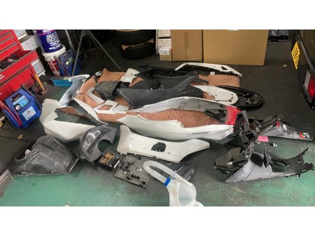 ホンダ　PCX125 外装交換一式