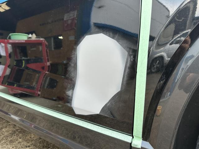 アウディ Ｑ２ 板金塗装修理　刈谷市のお客様　 ドア修理