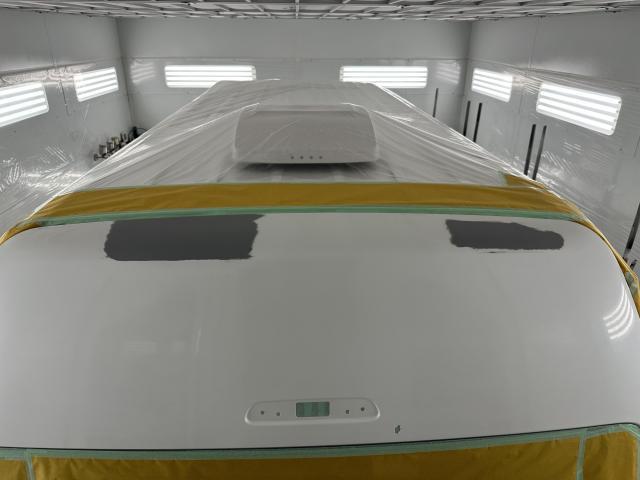 トヨタ ハイエース(キャンピング)　板金塗装修理　刈谷市のお客様　 バックドア修理