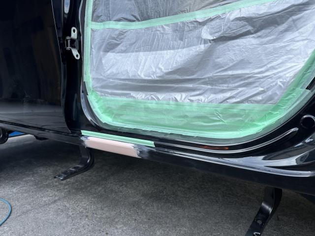 トヨタ ハイラックス　左側面事故板金塗装修理　リアドア交換 ロッカーパネル修理　豊田市のお客様