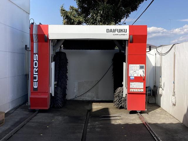 洗車機完備。洗車のみでもお気軽にお立ち寄り頂けます。