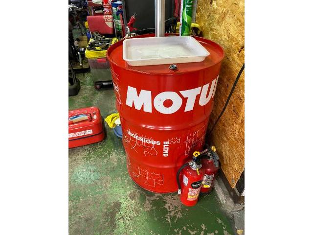 マツダ　デミオ　オイル交換　オイルフィルター交換　MOTUL 東京都　日野市　西平山　豊田　多摩平　旭が丘　八王子　多摩地区　カスタム　コーティング　メンテナンス　車検　鈑金塗装　電装品取付