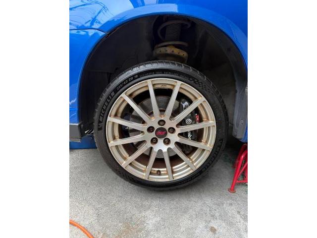 スバル　レガシィ　タイヤ交換