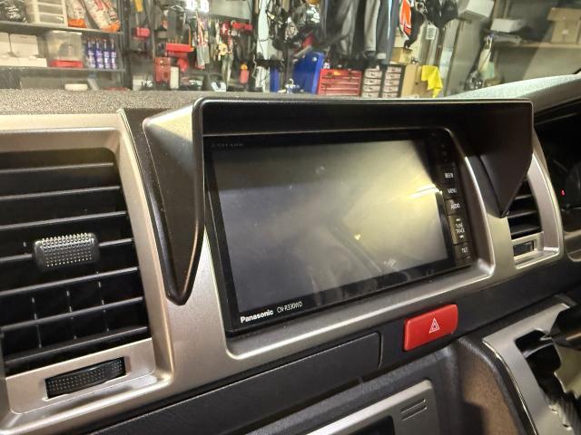 トヨタ　ハイエースバン　ナビ販売取付