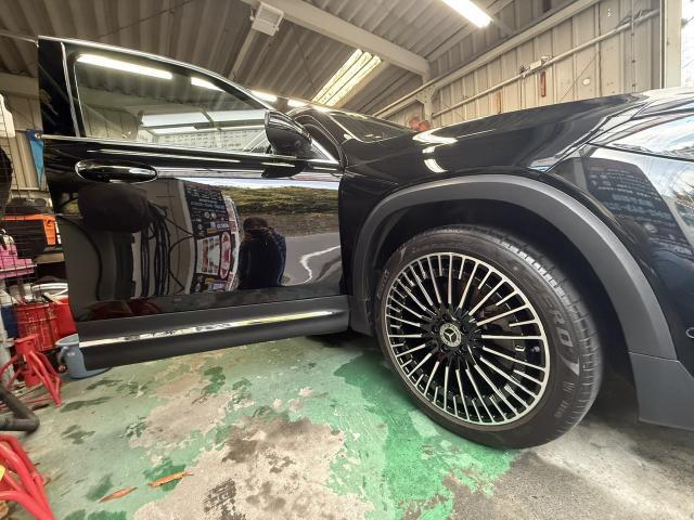 メルセデス・ベンツ　ＥＱＢ　ボディコーティング