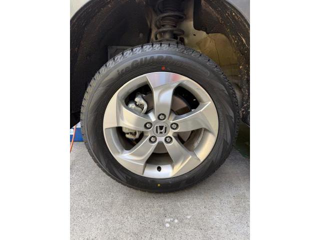 ホンダ　ヴェゼル　タイヤ交換