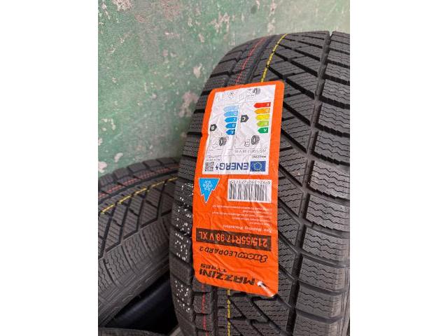 ホンダ　オデッセイ　タイヤ交換