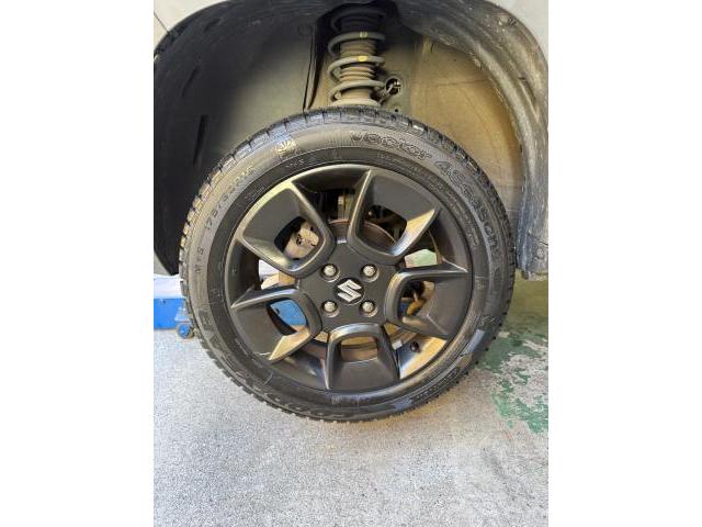 スズキ　クロスビー　タイヤ交換