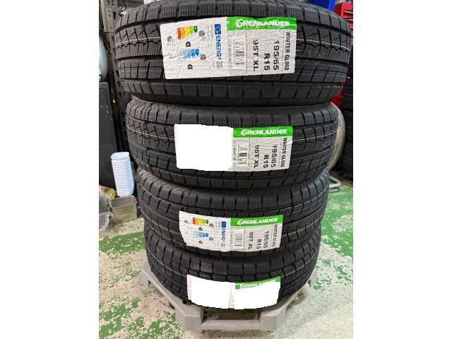 トヨタ　カローラルミオン　タイヤ交換