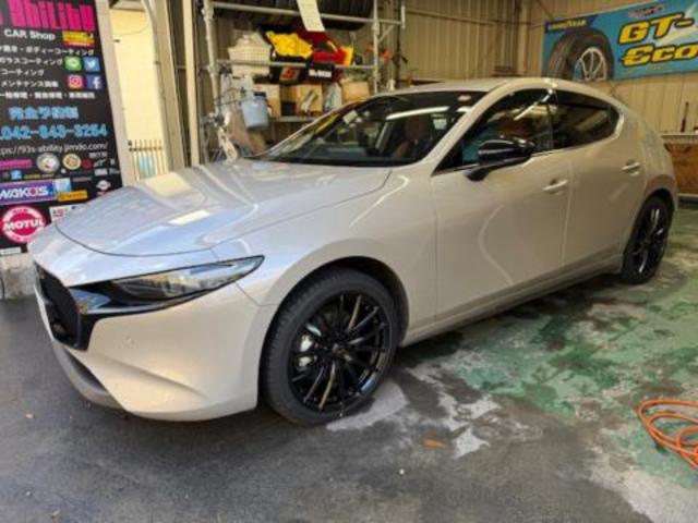 マツダ　ＭＡＺＤＡ３ファストバック　ホイール・タイヤ交換