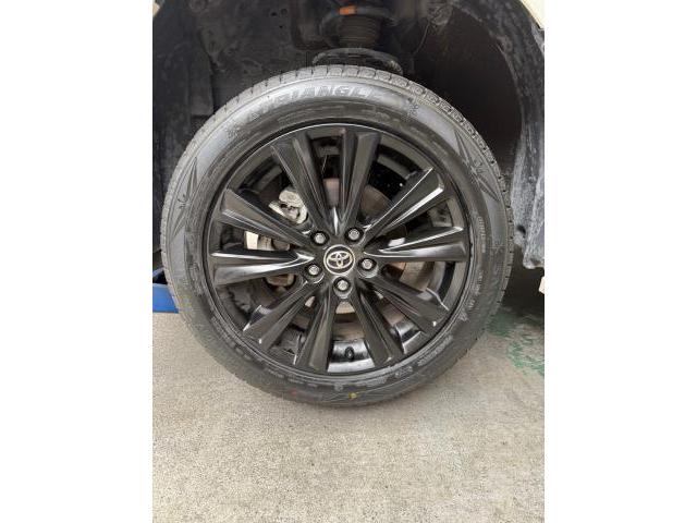 トヨタ　ヴェルファイア　タイヤ交換