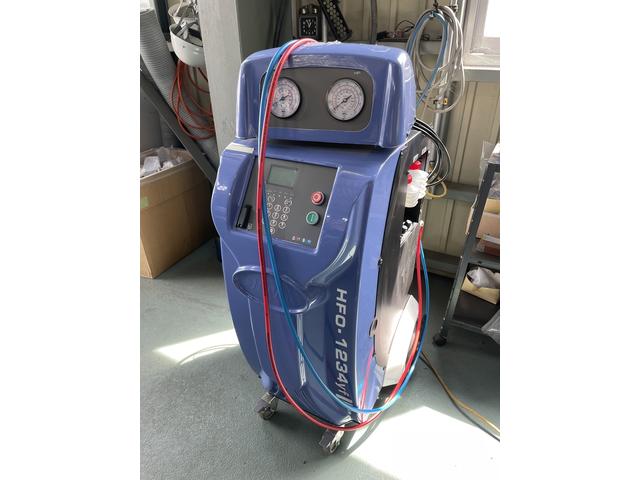 カーエアコンの新冷媒、Ｒ１２３４ｙｆの修理も対応可能です！