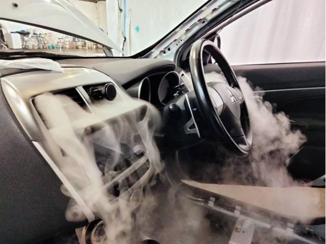 MITSUBISHI 三菱ＲＶＲ DBA-GA3W カーエアコンクリーニング 水没してカビの匂いがする 福岡 久留米 熊本 車内クリーニングでの保険対応します