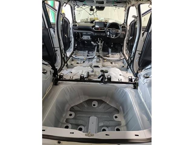 TOYOTA トヨタ ライズ 福岡 久留米 灯油をこぼした！ 車内クリーニングとカーエアコンクリーニング  保険の対応ができますのでお氣軽にお電話ください！