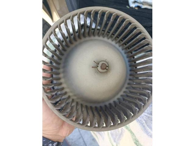 TOYOTA ランドクルーザー８０ FZJ80G カーエアコンクリーニング 福岡 久留米 全国出張対応 カビやほこりの匂いがしたら当店にお電話ください！