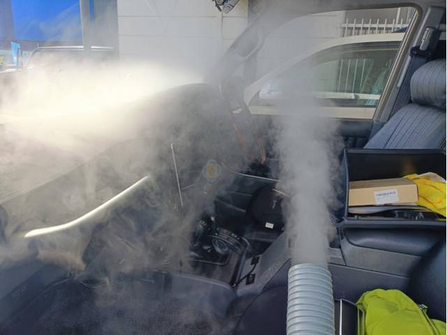 TOYOTA ランドクルーザー８０ FZJ80G カーエアコンクリーニング 福岡 久留米 全国出張対応 カビやほこりの匂いがしたら当店にお電話ください！