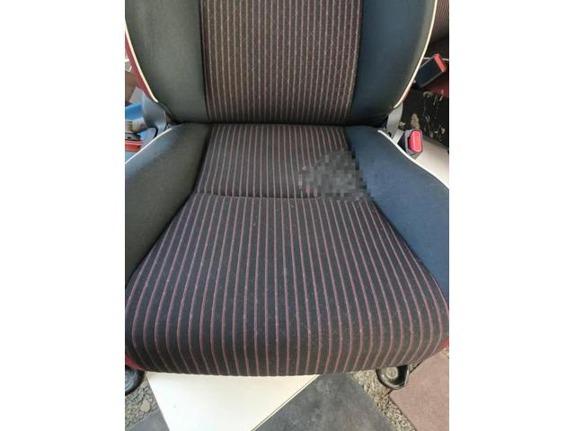 TOYOTA トヨタ ヴィッツ ペットの嘔吐クリーニング シート洗浄 福岡 久留米 車内クリーニングとカーエアコンクリーニングのことなら当店へ