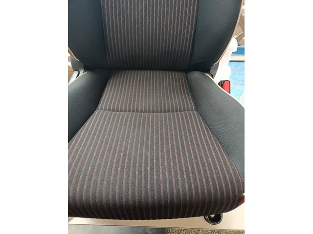 TOYOTA トヨタ ヴィッツ ペットの嘔吐クリーニング シート洗浄 福岡 久留米 車内クリーニングとカーエアコンクリーニングのことなら当店へ