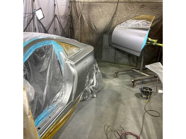 作業風景　板金・カスタム・事故修理もお任せください！