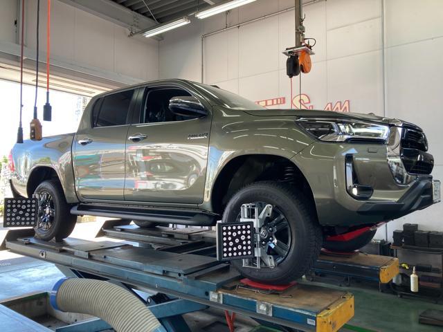 トヨタ　ハイラックス　ＧＵＮ１２５　リフトアップ車　４輪アライメント測定、調整　米原　米子市　鳥取県