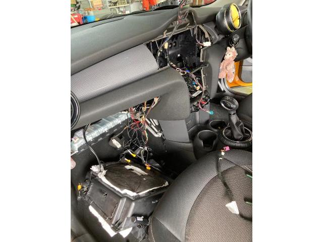 ＢＭＷミニ　ミニクーパー　Ｆ５６　インターフェイス　地デジチューナー　取り付け　グランドスラム米子　米原　米子市　鳥取県