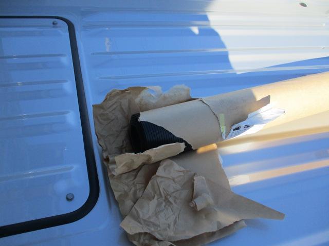 新車架装！スズキキャリイトラック　フロアマット、荷台マット、リアゲートチェーン、アングルポストプロテクター取付
