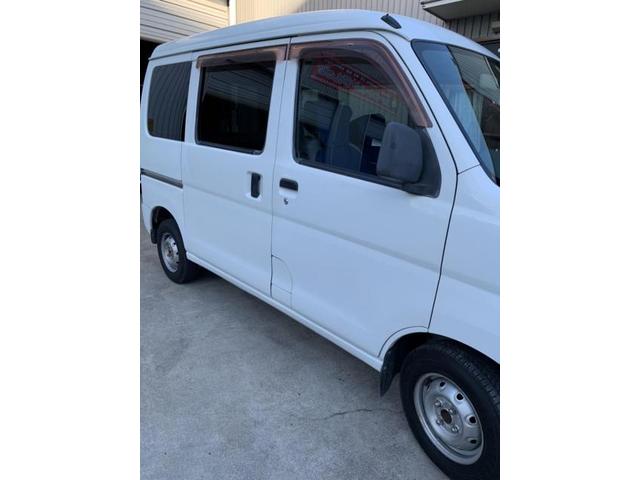 ダイハツ　ハイゼット　リヤドア　ロッカーパネル　鈑金塗装　フューエルリッド　交換塗装　保険修理　一宮市　カーフィールドヴィレッジ