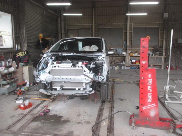 オートボディーセイワ　作業風景