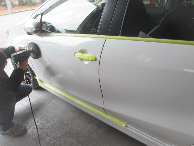 オートボディーセイワ　作業風景