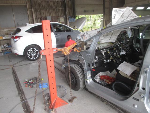 オートボディーセイワ　作業風景