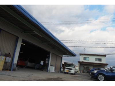 城鈑金塗装工業所の画像