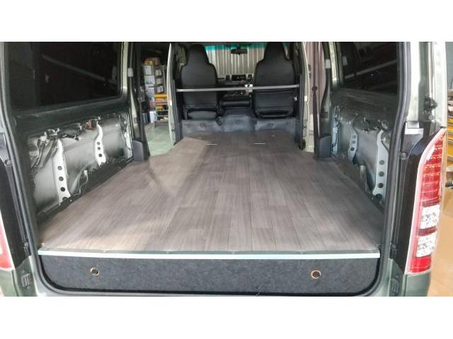 ハイエース フロア張替【丹波市　車検　修理　整備　板金塗装　カスタムはお任せ下さい】